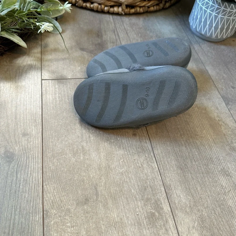 Gray Bedtime Explorer Slippers Toddler Aline Slippers Size 9/10